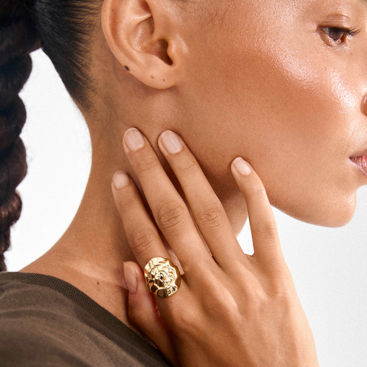 HAZE recycled seashell ring