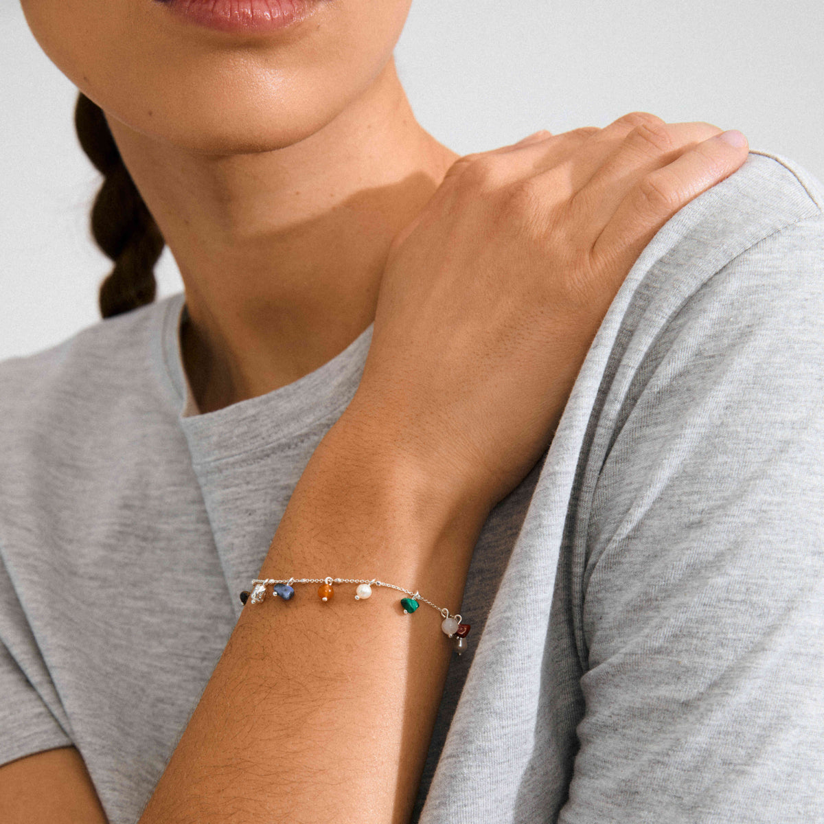 BETWEEN semi-precious stones bracelet