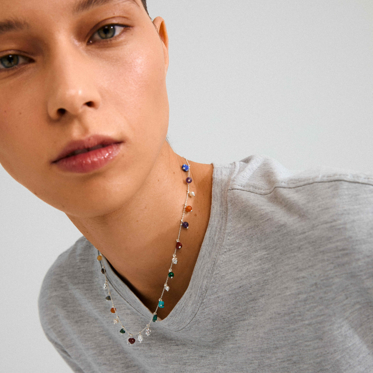 BETWEEN semi-precious stones necklace
