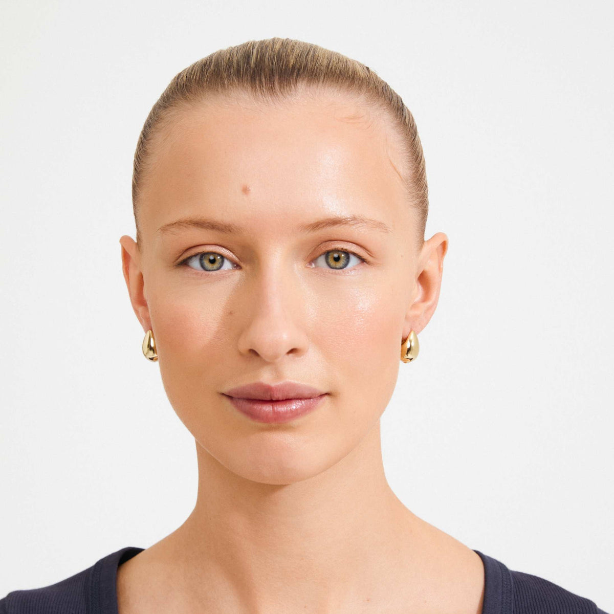 KAISYN recycled droplet hoop earrings