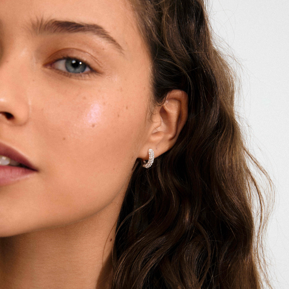 TATUM recycled small crystals hoop earrings 14 mm