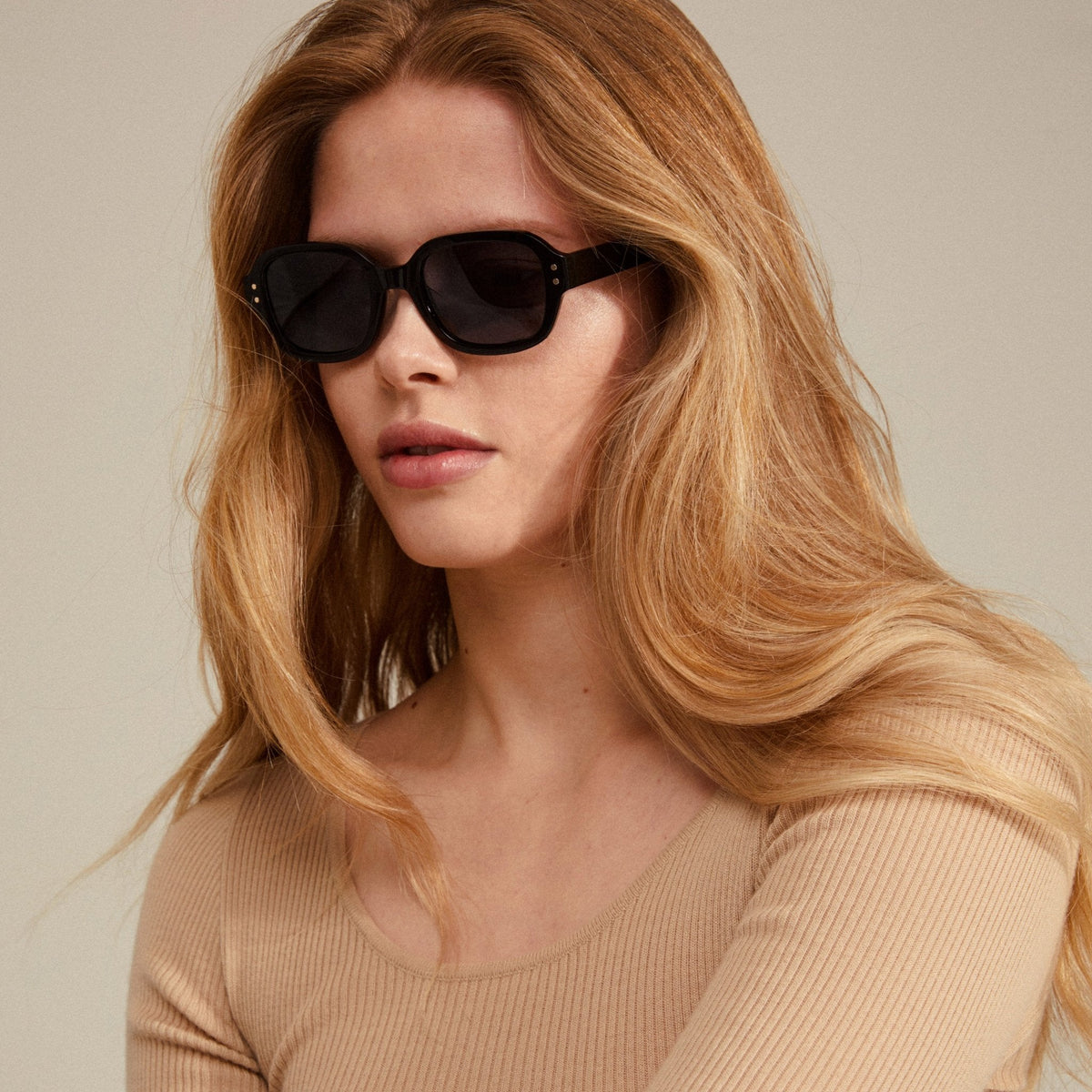 NELLA recycled sunglasses black/gold