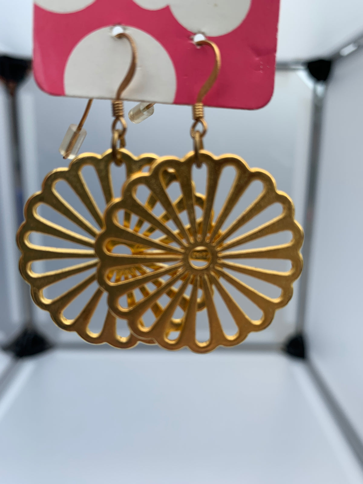 Circular cut out earrings (gold)