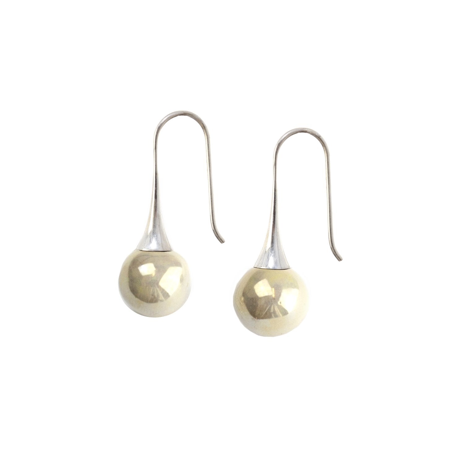 Pierre Gevaux earrings are handcrafted in france and made of ceramic