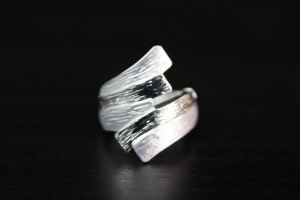 silver stretch fashion ring