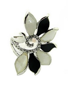 Cubic Zirconia black and white fashion ring