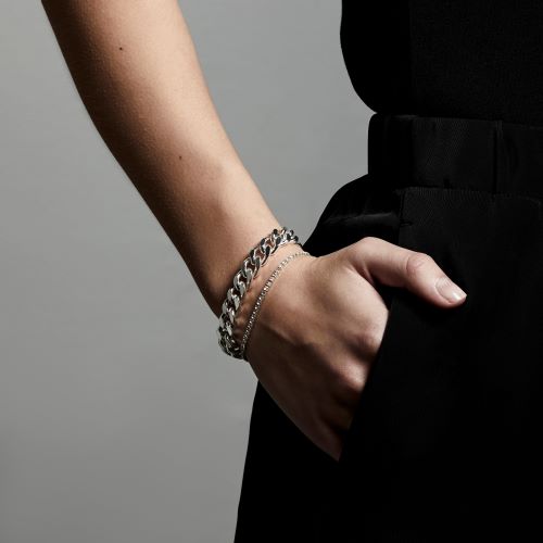 model showing silvrer radiance bracelet by pilgrim jewellery on her wrist